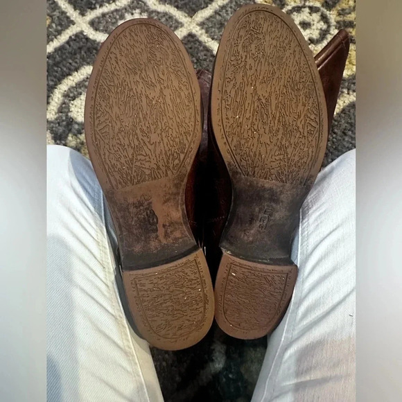 UGG Channing II women's Western Style Riding boots. Size 9 - Picture 5 of 11